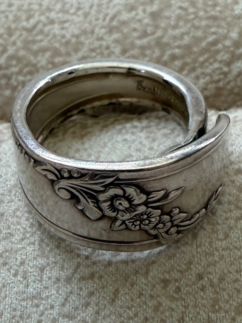 Vintage Queen Bess II 1946 Spoon Ring Silver Plated Floral Spoon Jewelry Size 13